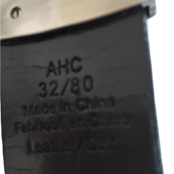 Kenneth Cole, Genuine Leather Belt, Black with Silver Hardware, Size 32 - Picture 5 of 8